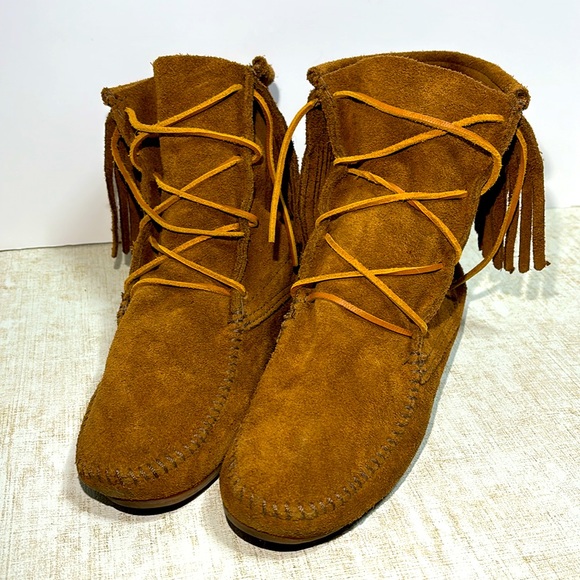 Minnetonka Women's 9 Moccasins Suede Fringe Lace Up Ankle Boots - Picture 11 of 11